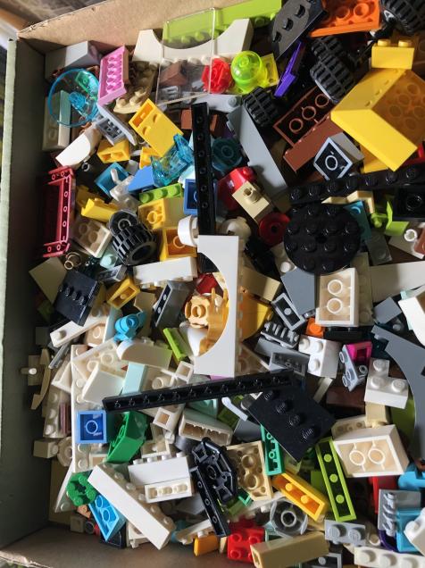 LEGO® KLASIK SADA KOSTEK A DÍLKŮ