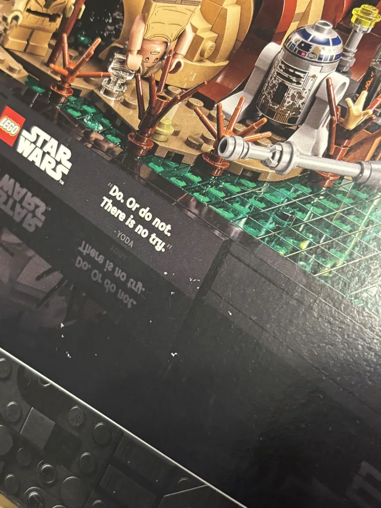 LEGO® STAR WARS 75330 JEDISKÝ TRÉNINK NA PLANETĚ DAGOBAH